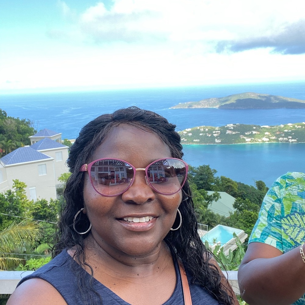 Meet your Posher, Paula